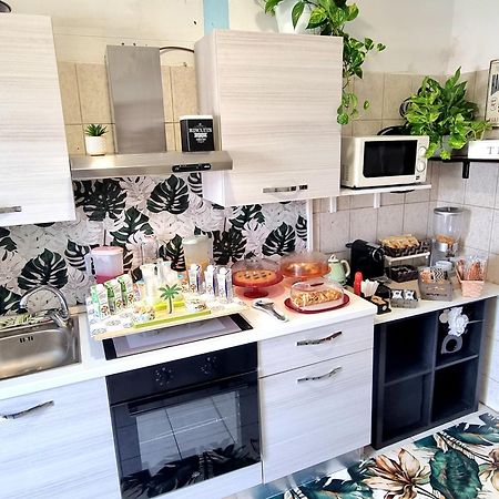 Bed and Breakfast Italo House Opera Esterno foto