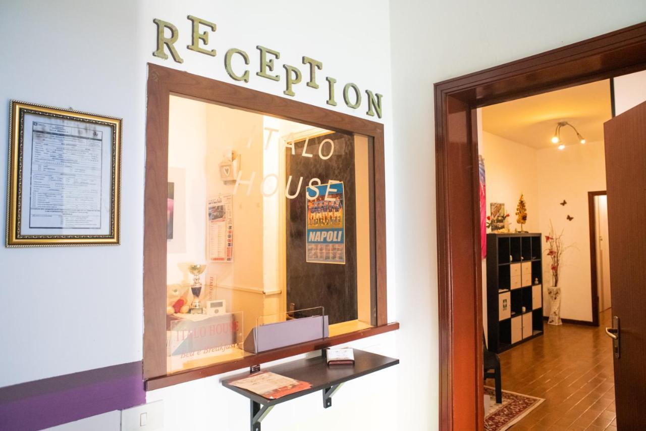 Bed and Breakfast Italo House Opera Esterno foto