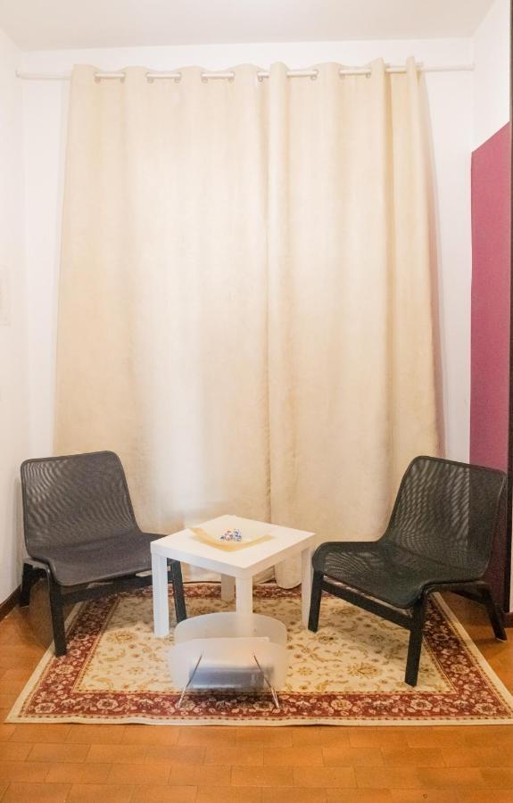 Bed and Breakfast Italo House Opera Esterno foto