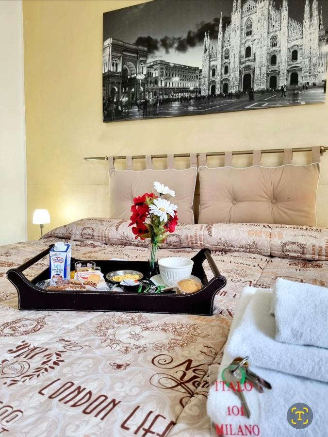 Bed and Breakfast Italo House Opera Esterno foto