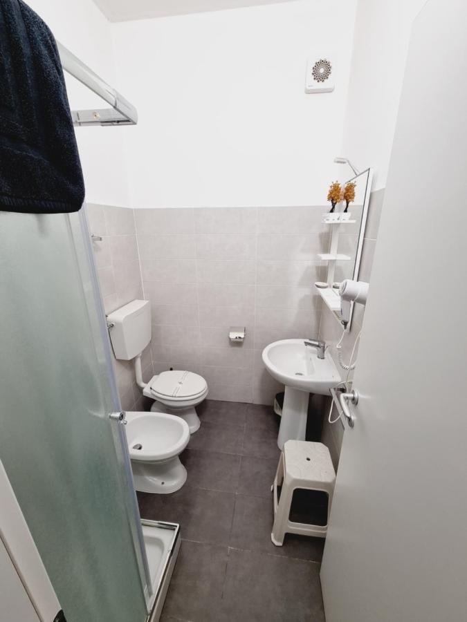 Bed and Breakfast Italo House Opera Esterno foto