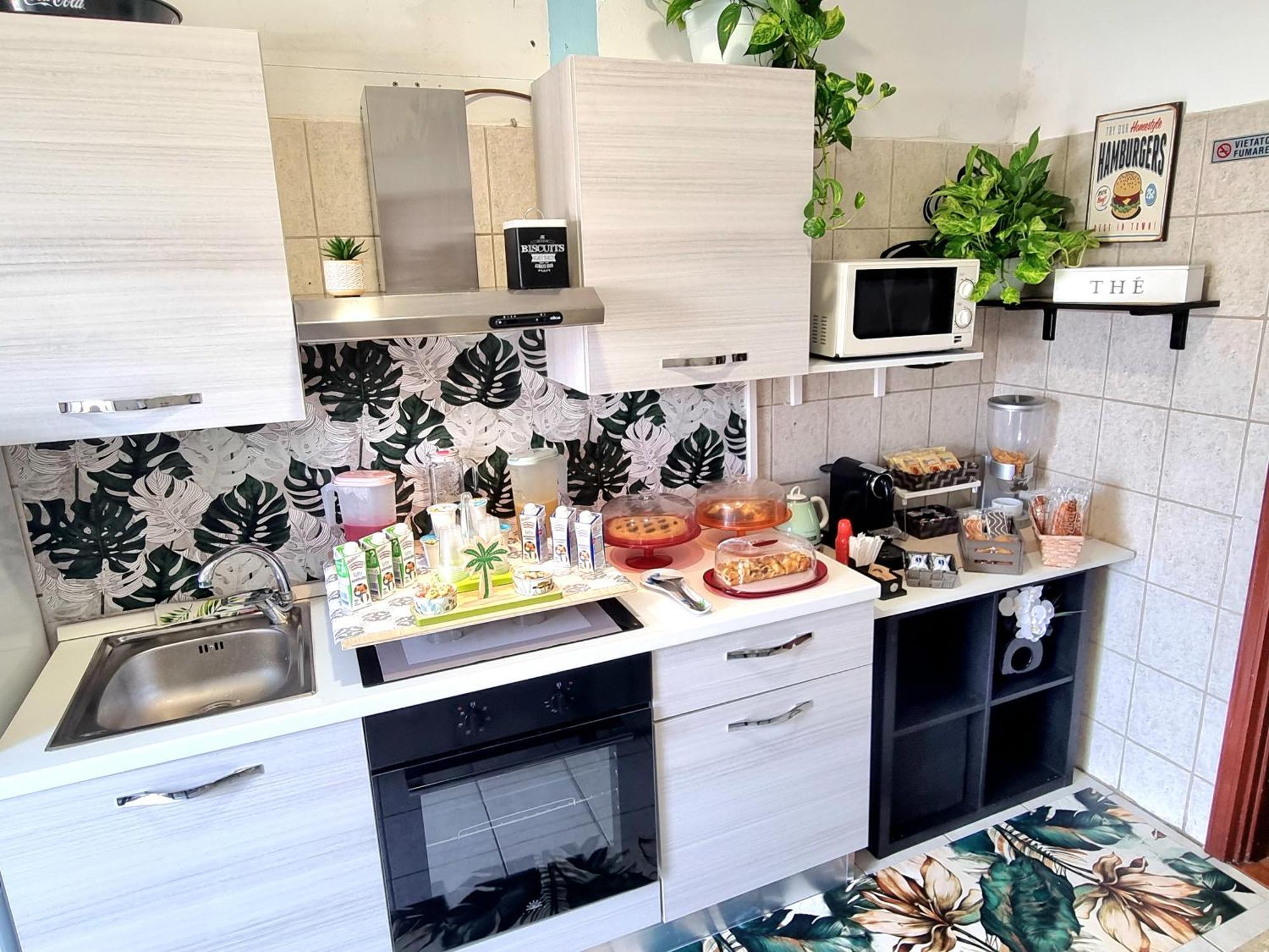 Bed and Breakfast Italo House Opera Esterno foto