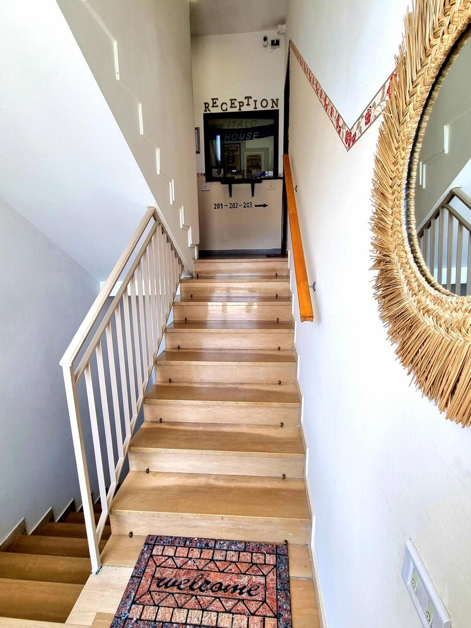 Bed and Breakfast Italo House Opera Esterno foto