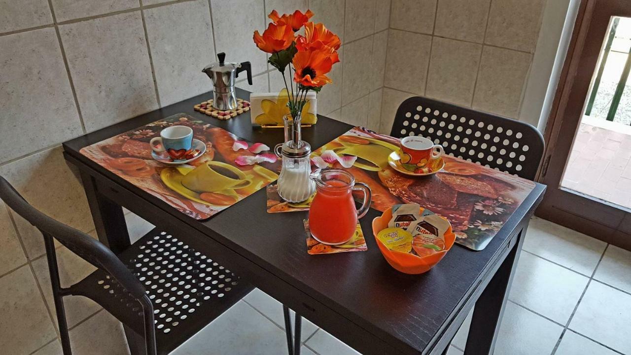Bed and Breakfast Italo House Opera Esterno foto